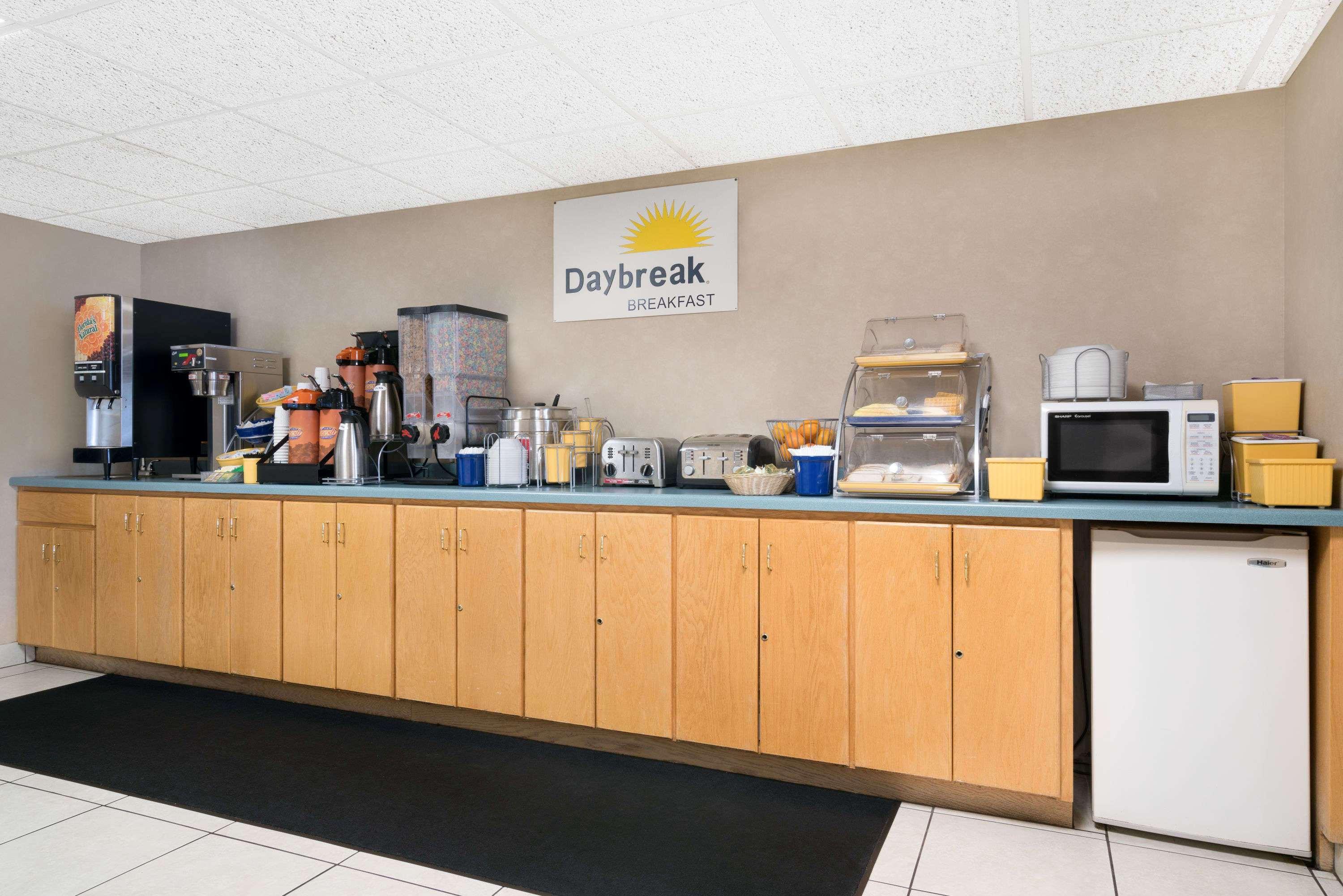 Days Inn By Wyndham St Cloud Saint Cloud Exterior foto